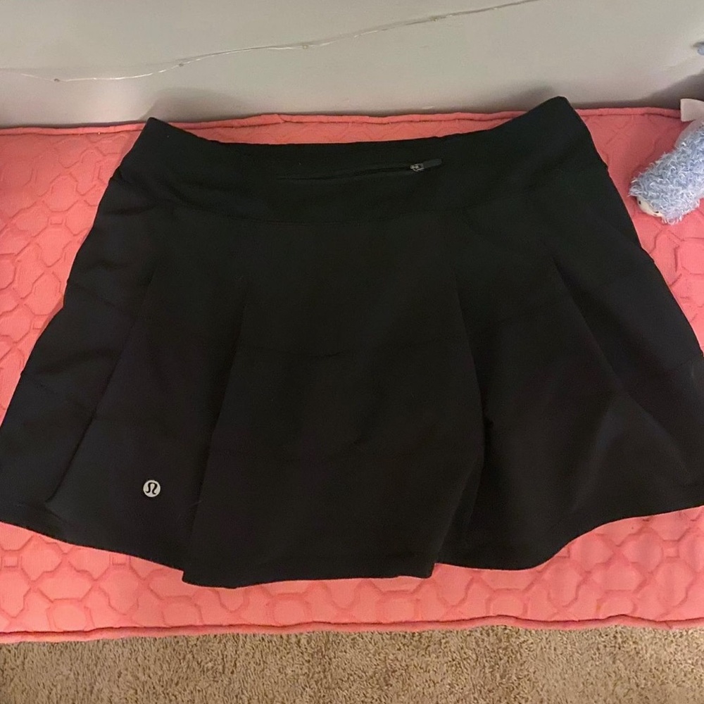 Lululemon black skirt size 8 tall